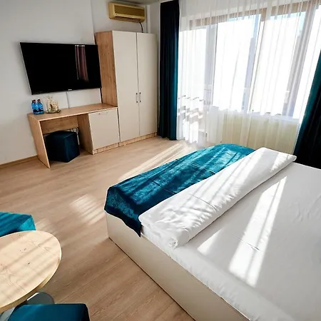 Roxy & Maryo Hotel