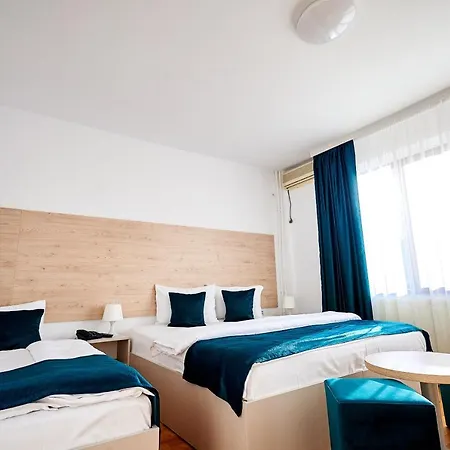 Hotel Roxy & Maryo