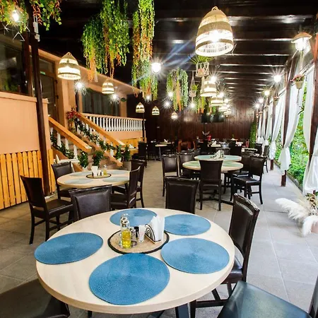 Roxy & Maryo Hotel
