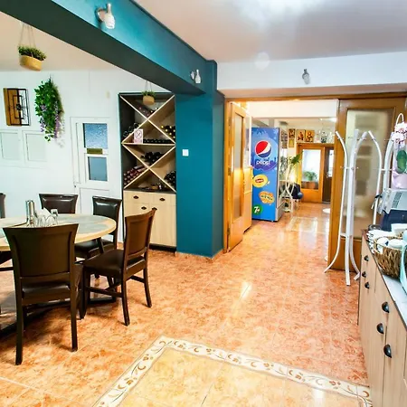 Roxy & Maryo Hotel