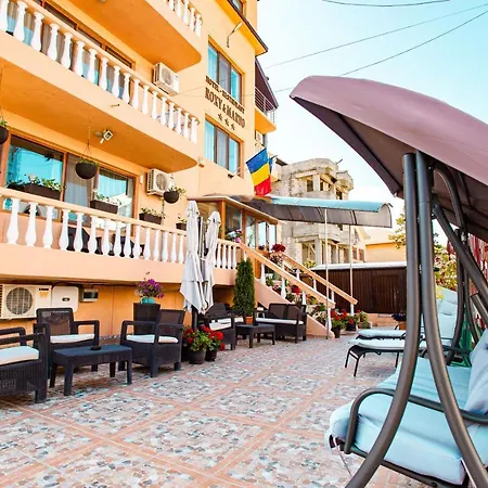 Roxy & Maryo 3* Ефоріє-Норд